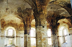 The synagogue in Ostrog, 17th c. Interior view.